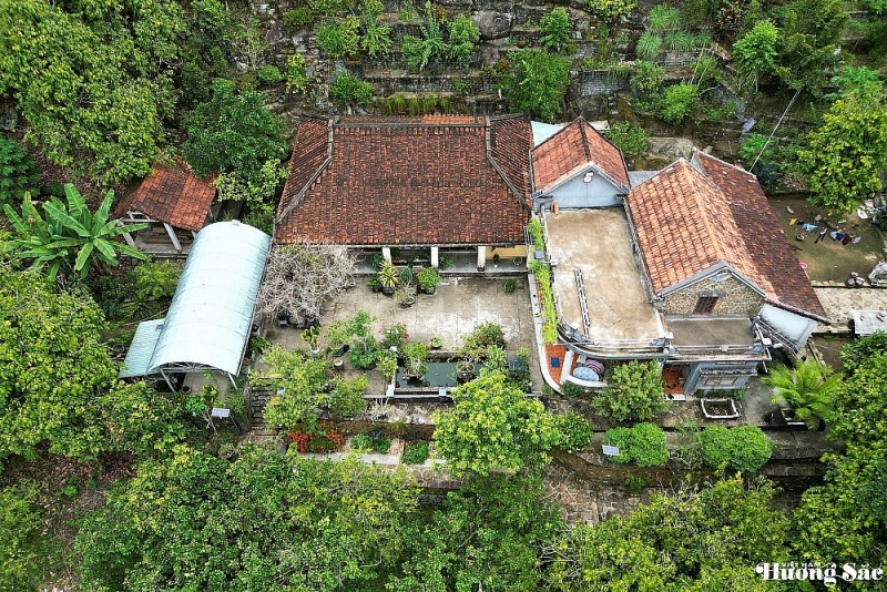 Look inside the million-dollar jackfruit wood ancient house in Quang Nam Province