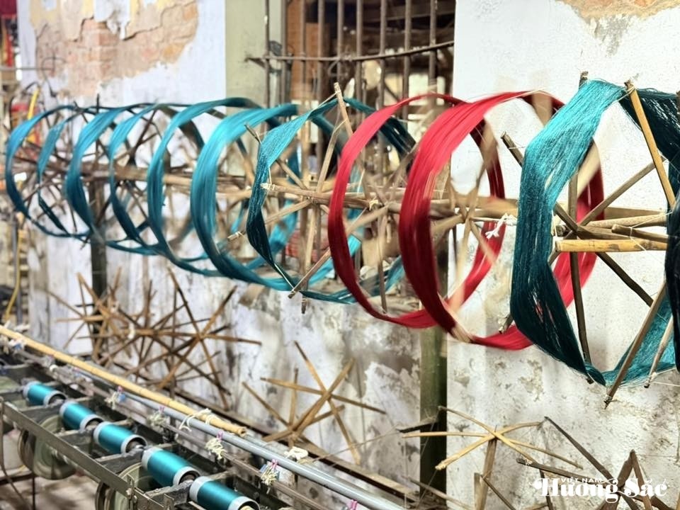 Van Phuc Silk Village: Weaving tranquility through memories and colors