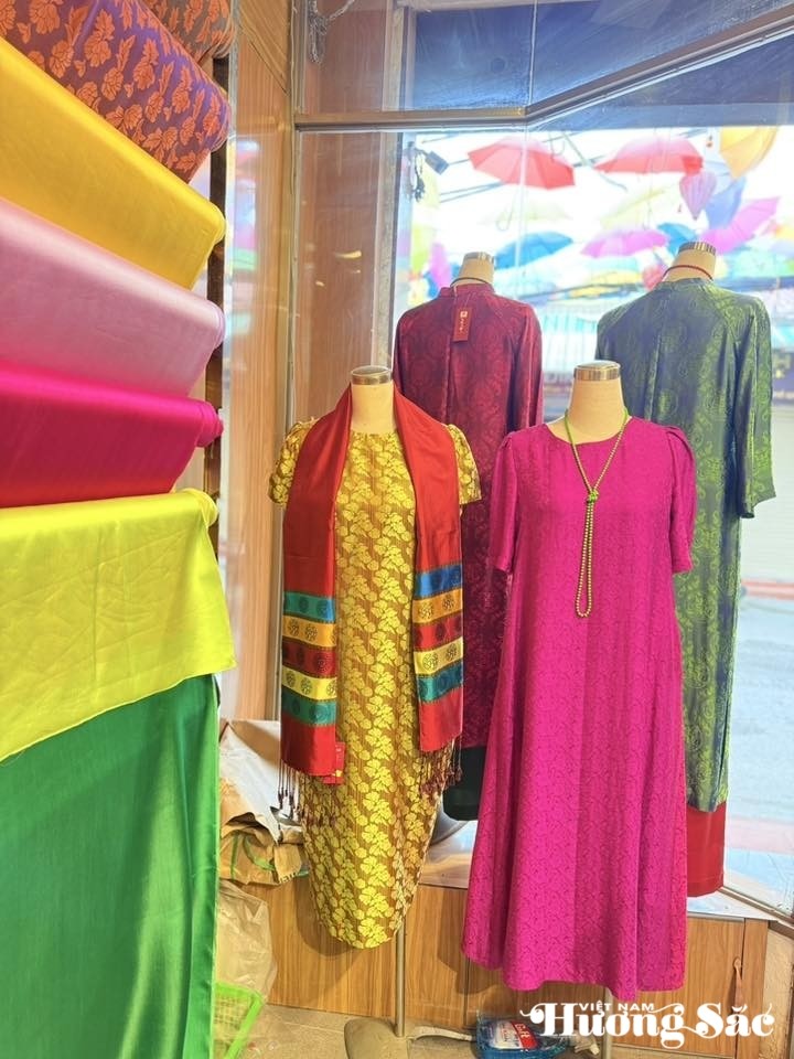 Van Phuc Silk Village: Weaving tranquility through memories and colors