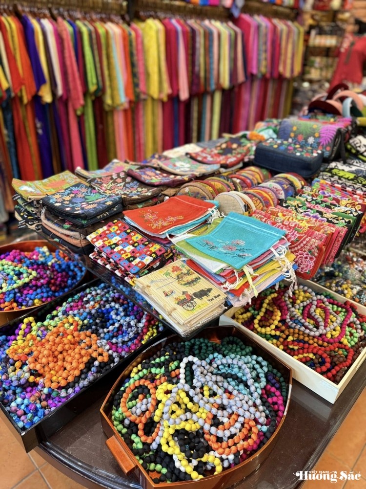Van Phuc Silk Village: Weaving tranquility through memories and colors