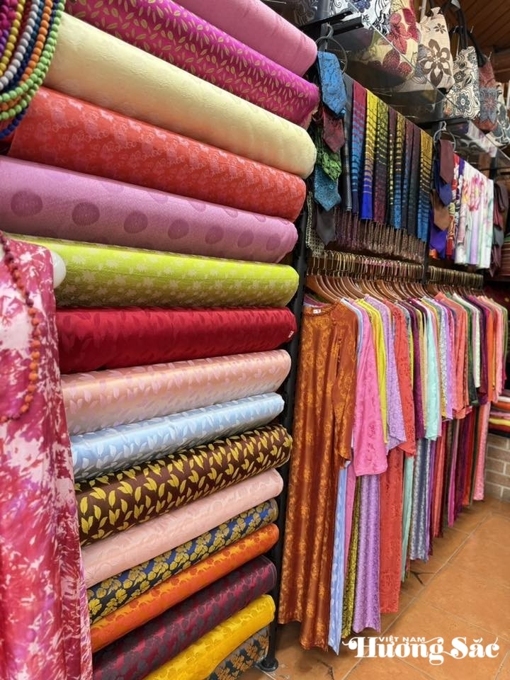 Van Phuc Silk Village: Weaving tranquility through memories and colors
