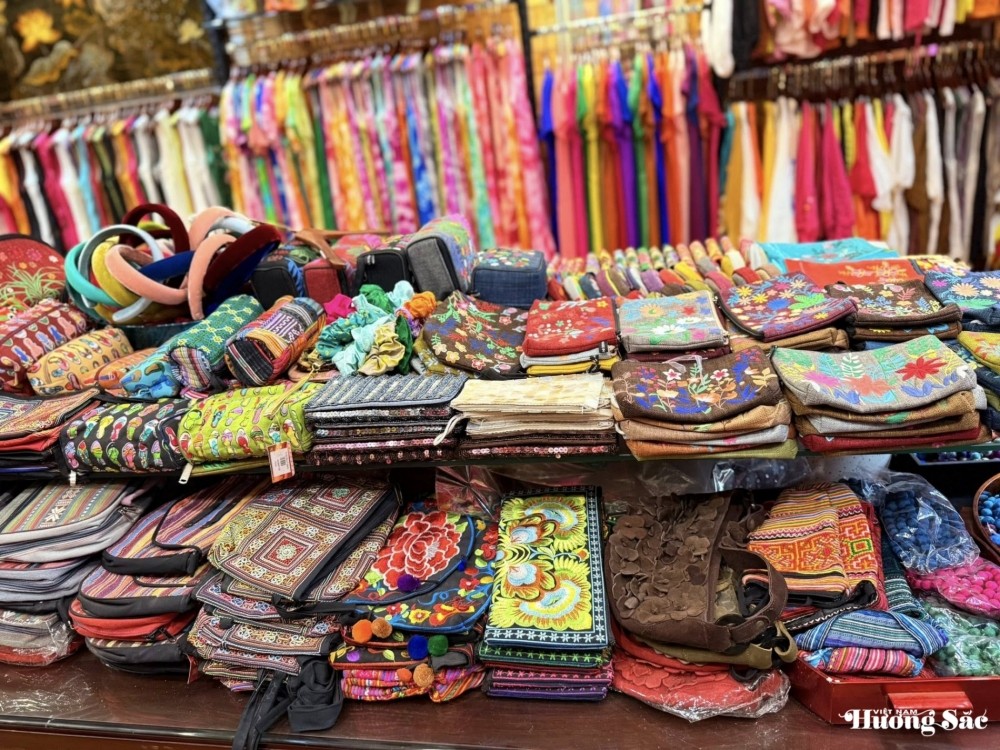 Van Phuc Silk Village: Weaving tranquility through memories and colors