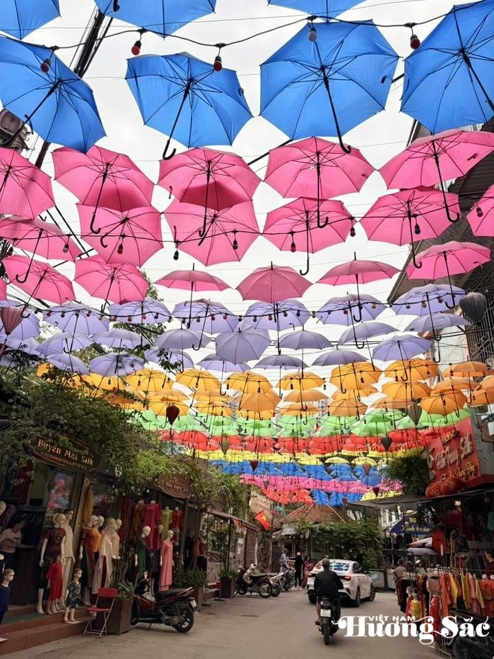 Van Phuc Silk Village: Weaving tranquility through memories and colors