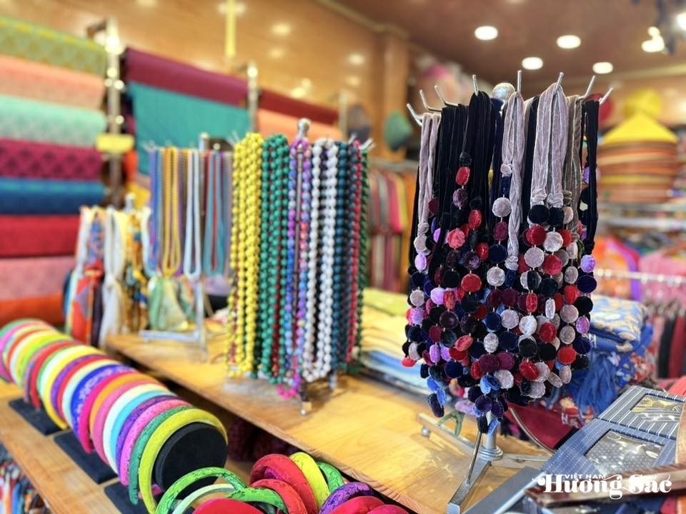 Van Phuc Silk Village: Weaving tranquility through memories and colors